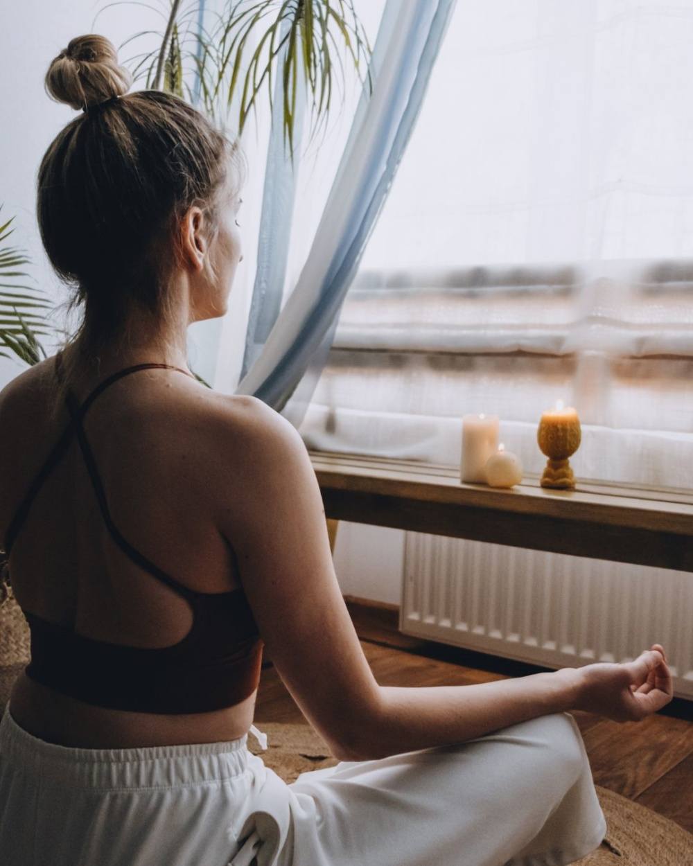 žena meditacija